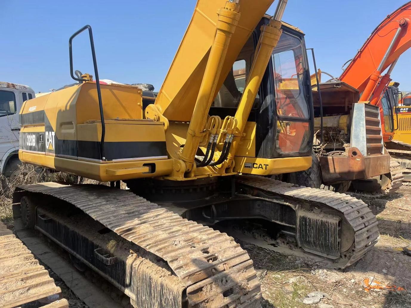 Used Cat 320BL Large Excavator With Bucket Capacity 0.92 M³