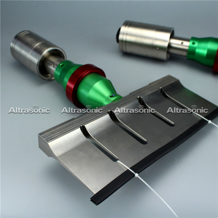 Ultrasonic Food Slicing Cutter Machine