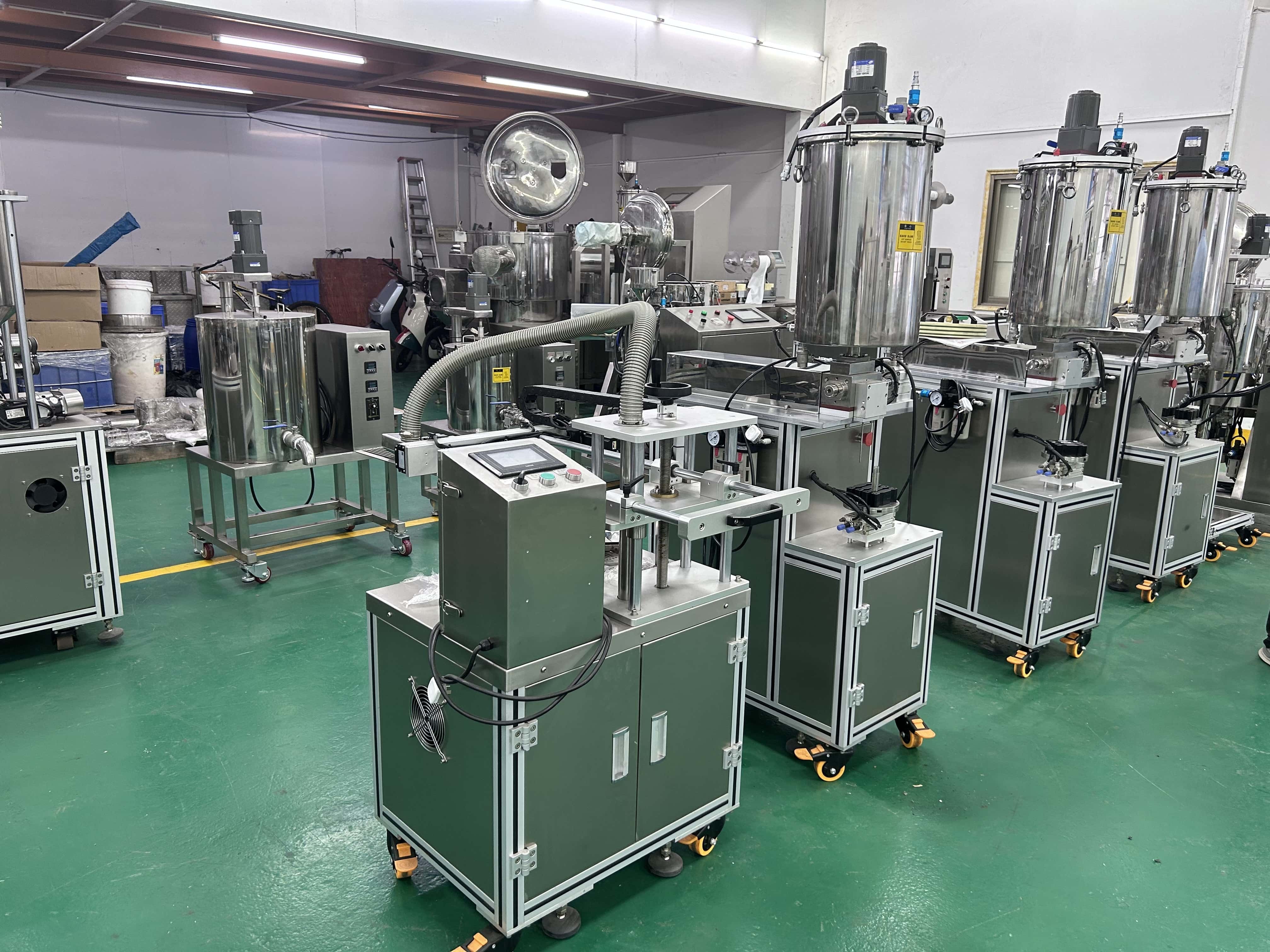 High Accuracy Automatic Straight Line Piston Liquid Paste Semi fluid Filling Machine
