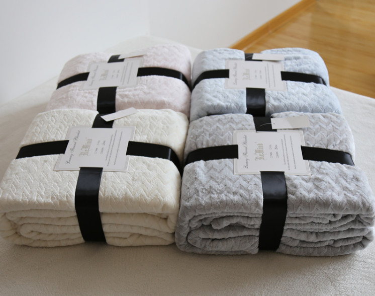 Jacquard Style Adult Plain Flannel Blanket With Twin / Full / Queen / King Size