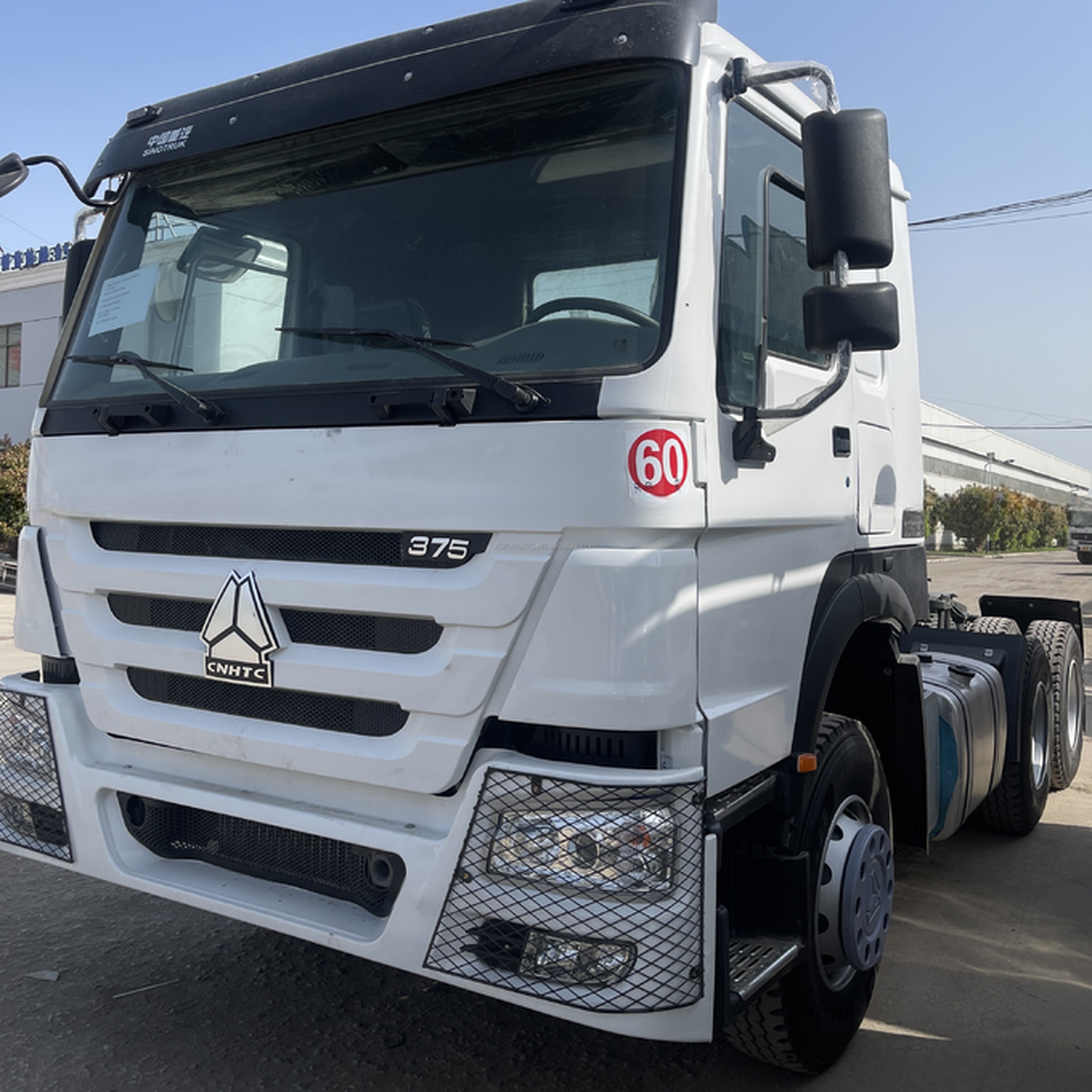 6x4 Wheel 375 HP Sino Prime Mover Right Hand Drive Used Trailer Tractor Truck Head