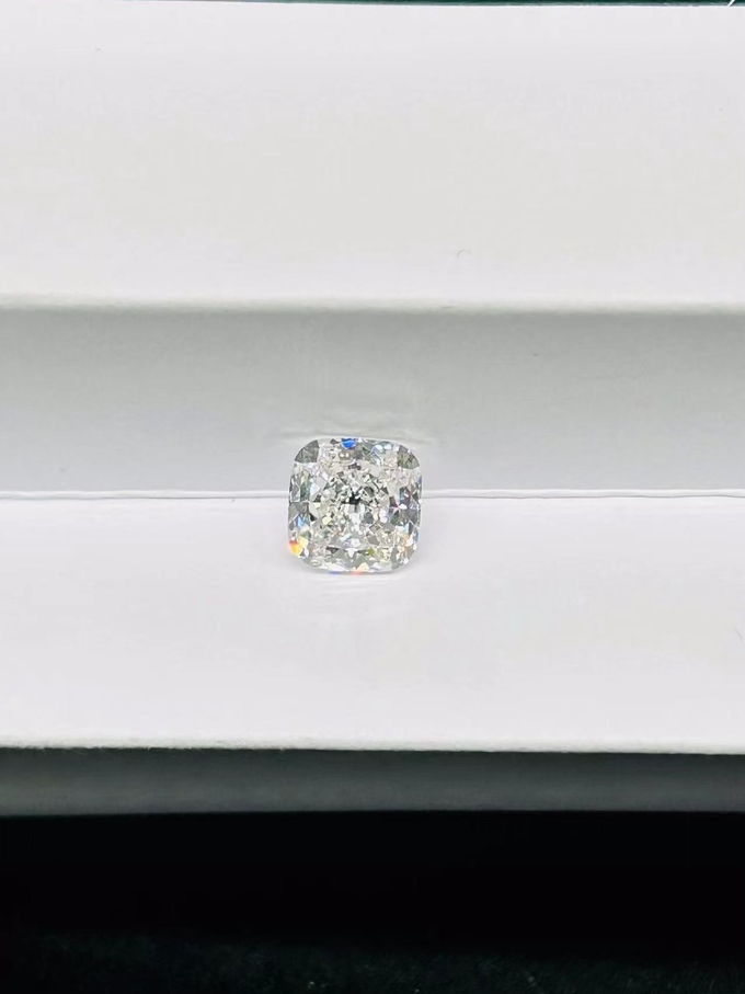 Color H-D Cushion Cut Lab Grown Diamond Jewelry Decorations IGI Certified
