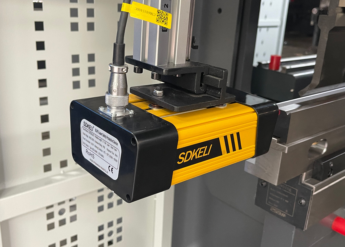 CNC Sheet Bender Hydraulic CNC Press Brake 6+1 Axis DA66T Controller