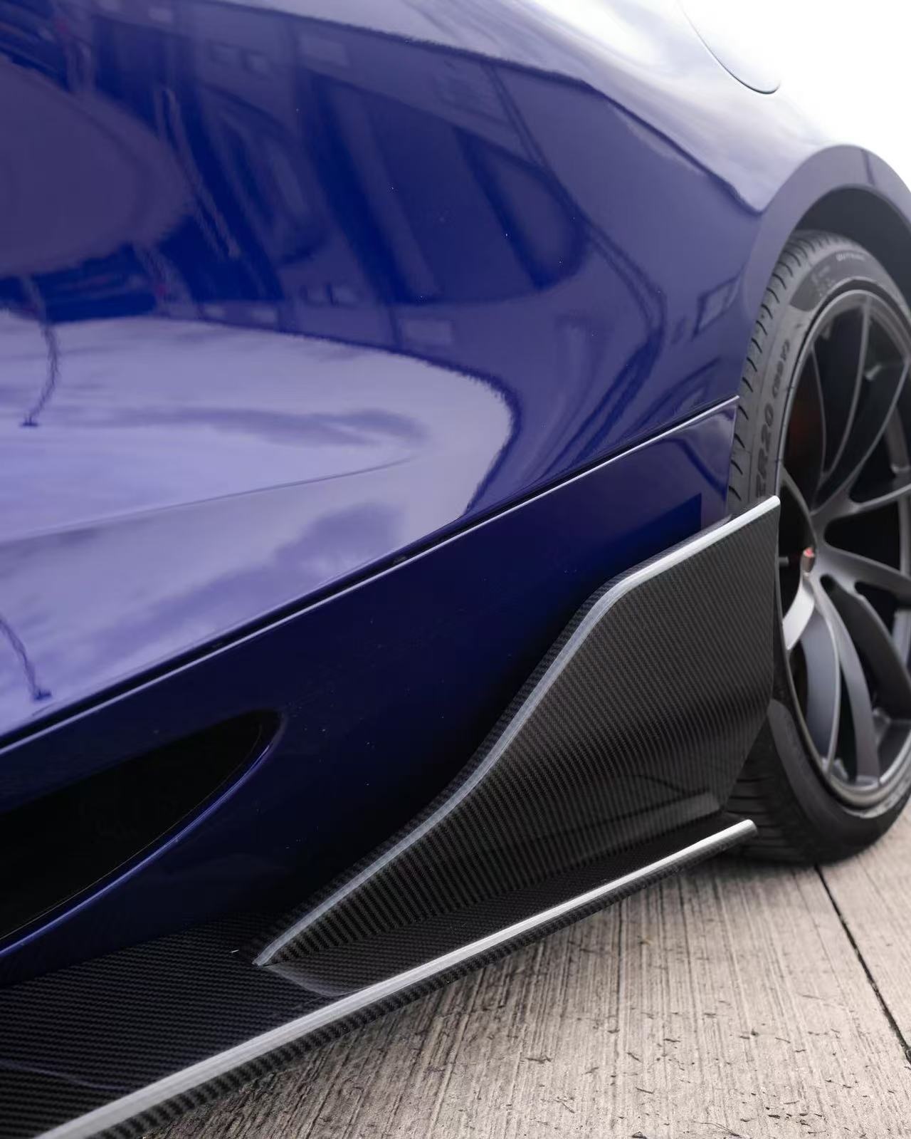 Blue 720s Wide Body Kit McLaren Carbon Fiber Front Lip Diffuser Spoiler Kit