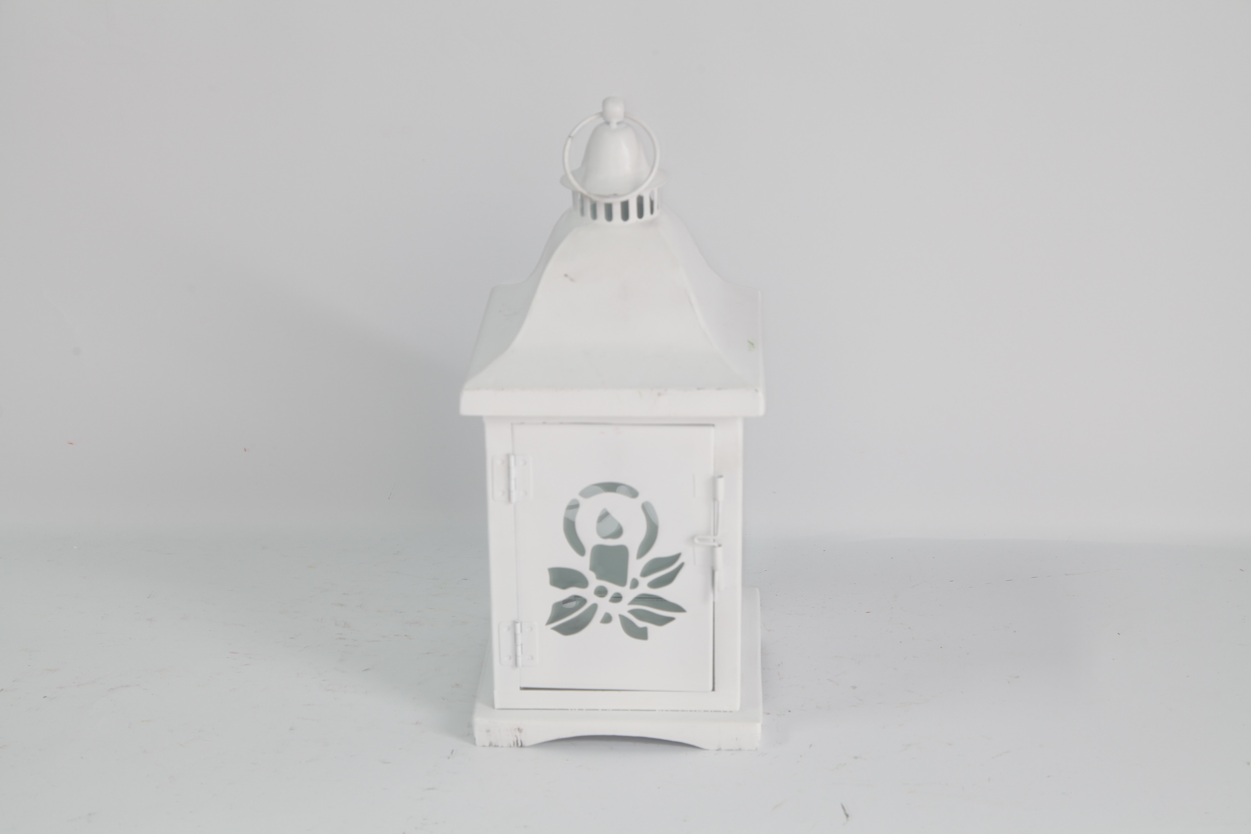 Exquisite Space At Handicrafts Lanterns for a Festive Christmas Atmosphere