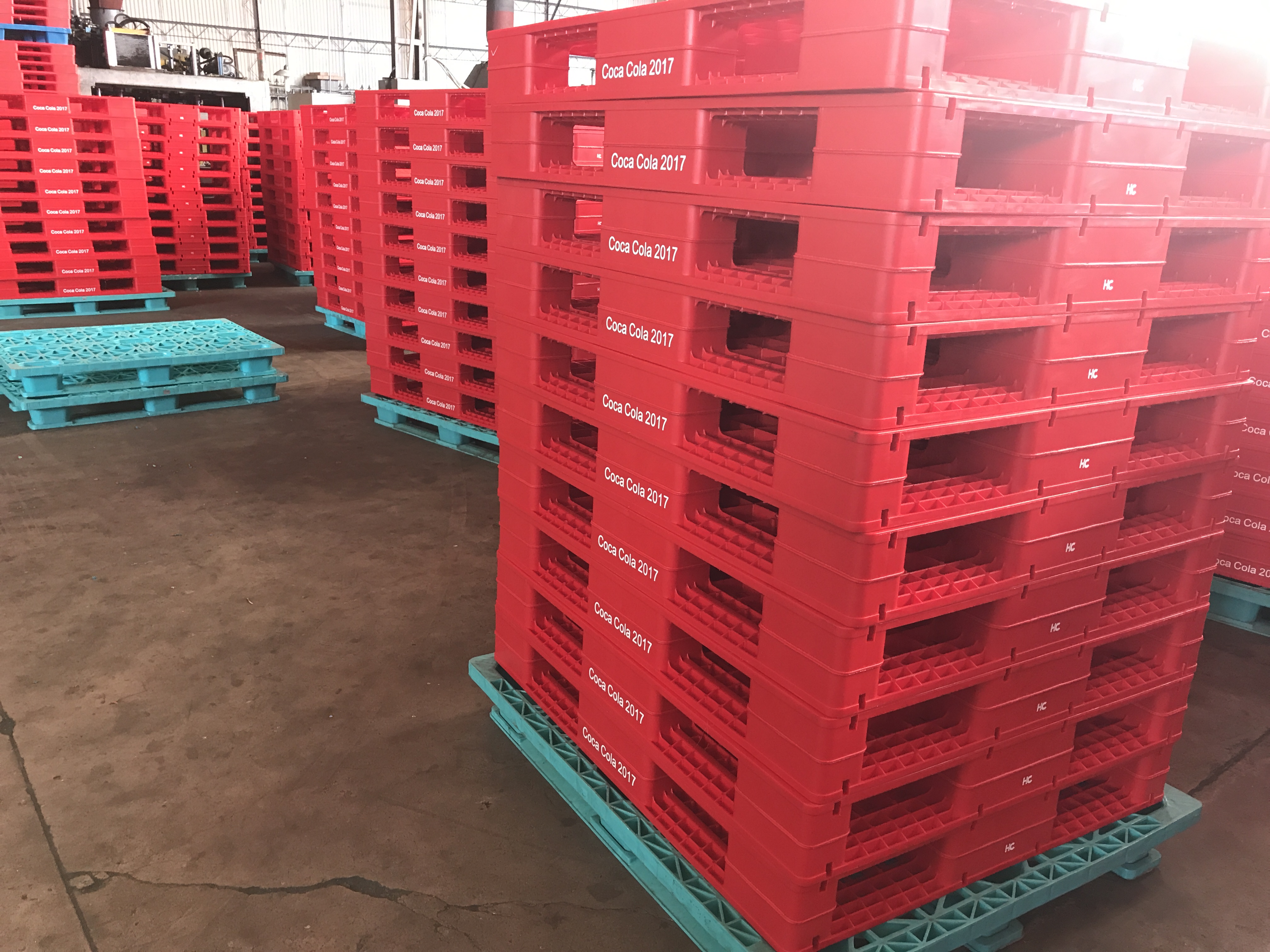 HDPE material three runners rack and transport plastic pallet