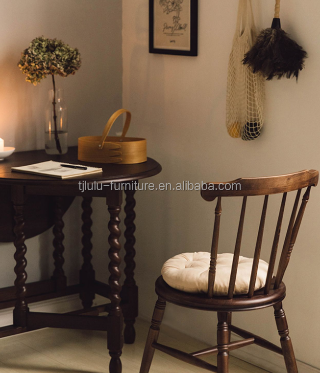 Restaurant Hotel Solid Wood Frame Windsor Natural Dining Chair with Lacquered Finish