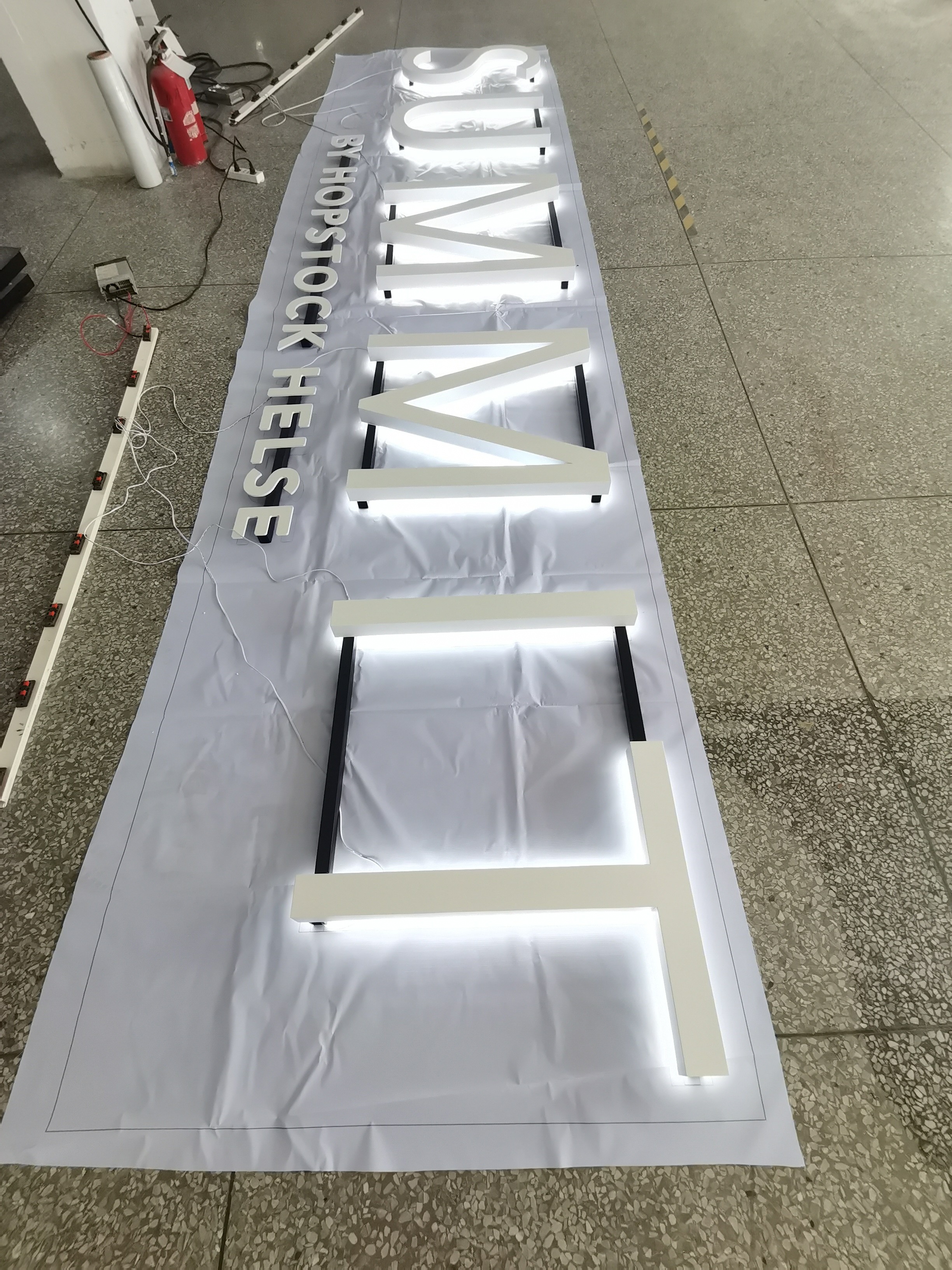 TUV RoHS 3D Gold Letters , Outside Building Illuminated Acrylic Letters