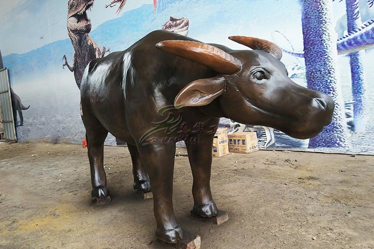 Life Size Artificial Cow Vivid Fiberglass Animal Cattle Statues