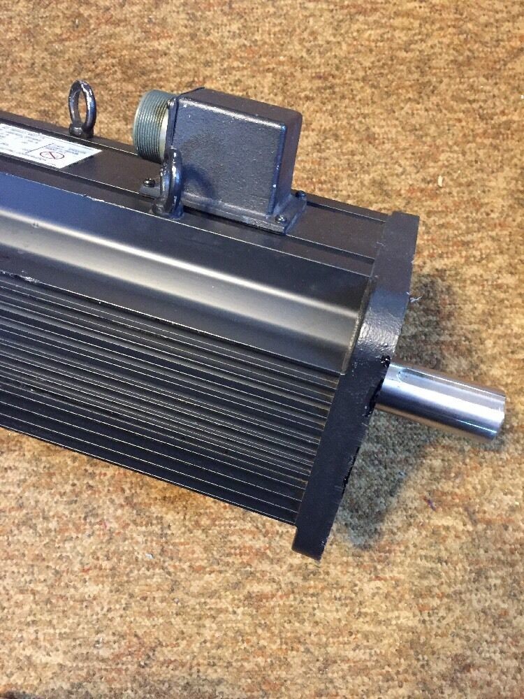 USAFED-30FA2KE Servo Motor F Series 2.9 kW 1500 rpm UTOPI-600UB Incremental 6000 P/R Encoder 200V