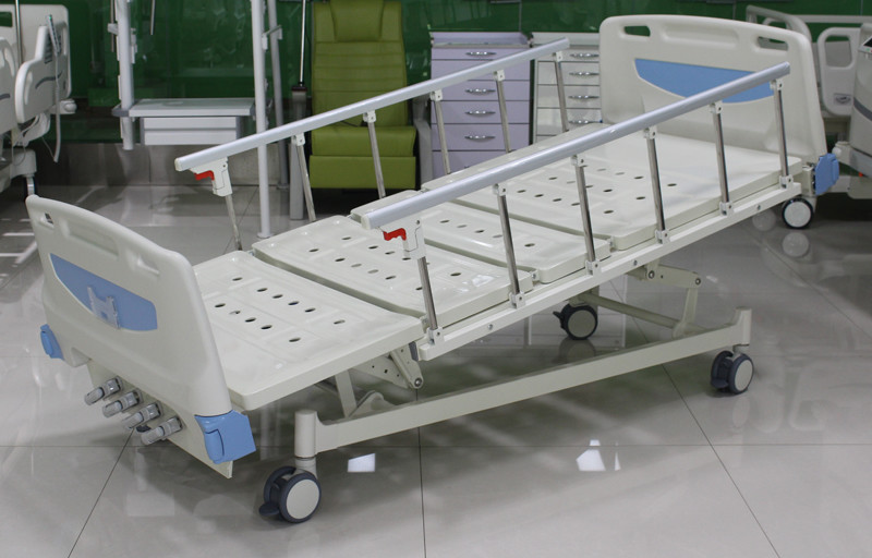 5 Functions Mechanical Hospital Bed For Rural And Resource Limited Facilities Geriatric Care
