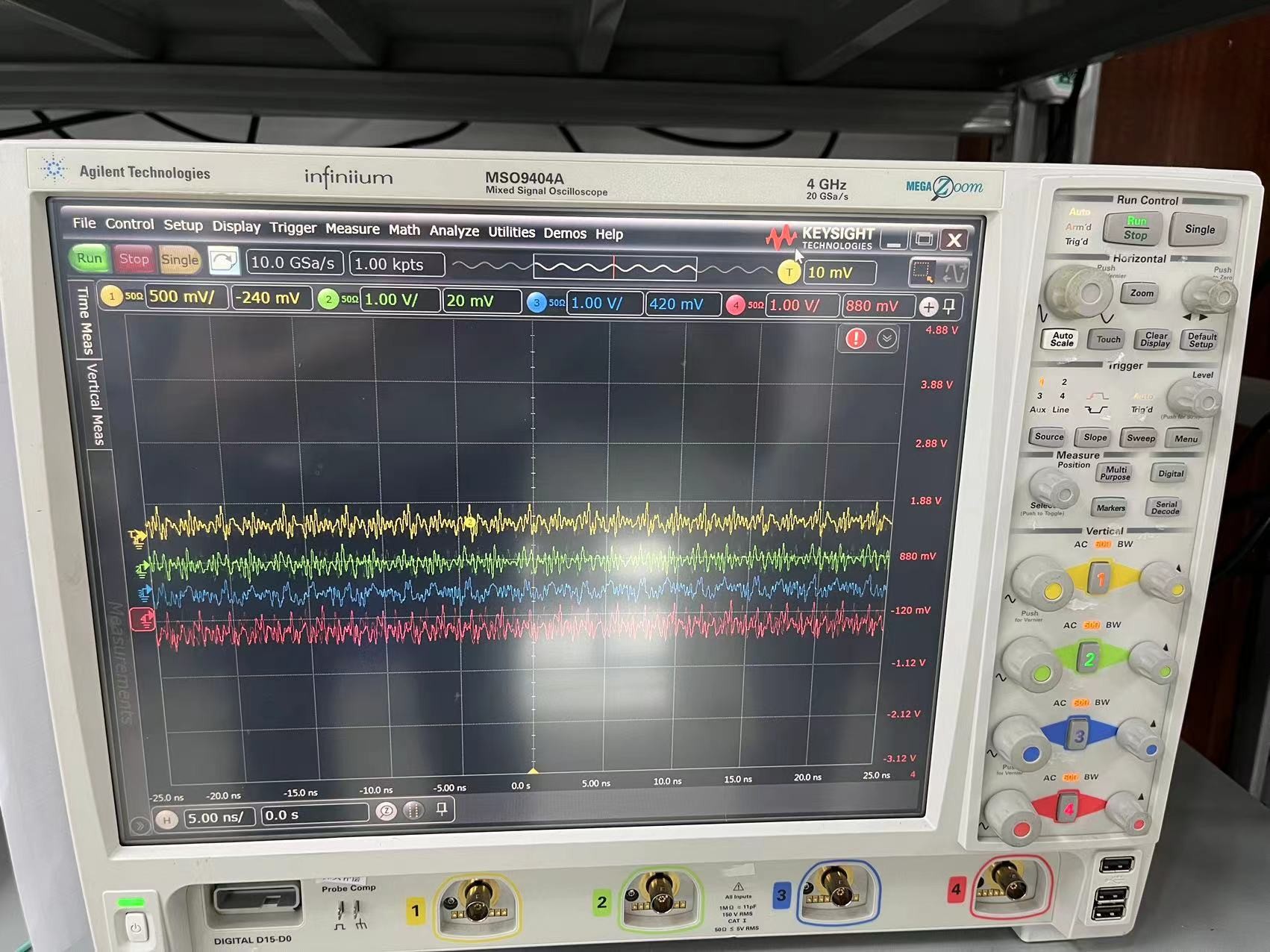 Infinium Agilent Keysight MSO9404A Mixed Signal Oscilloscope 4GHz with 15'' XGA display