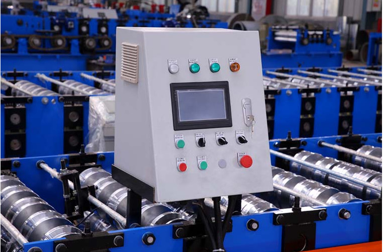 550Mpa 0.8mm Roof Panel Roll Forming Machine