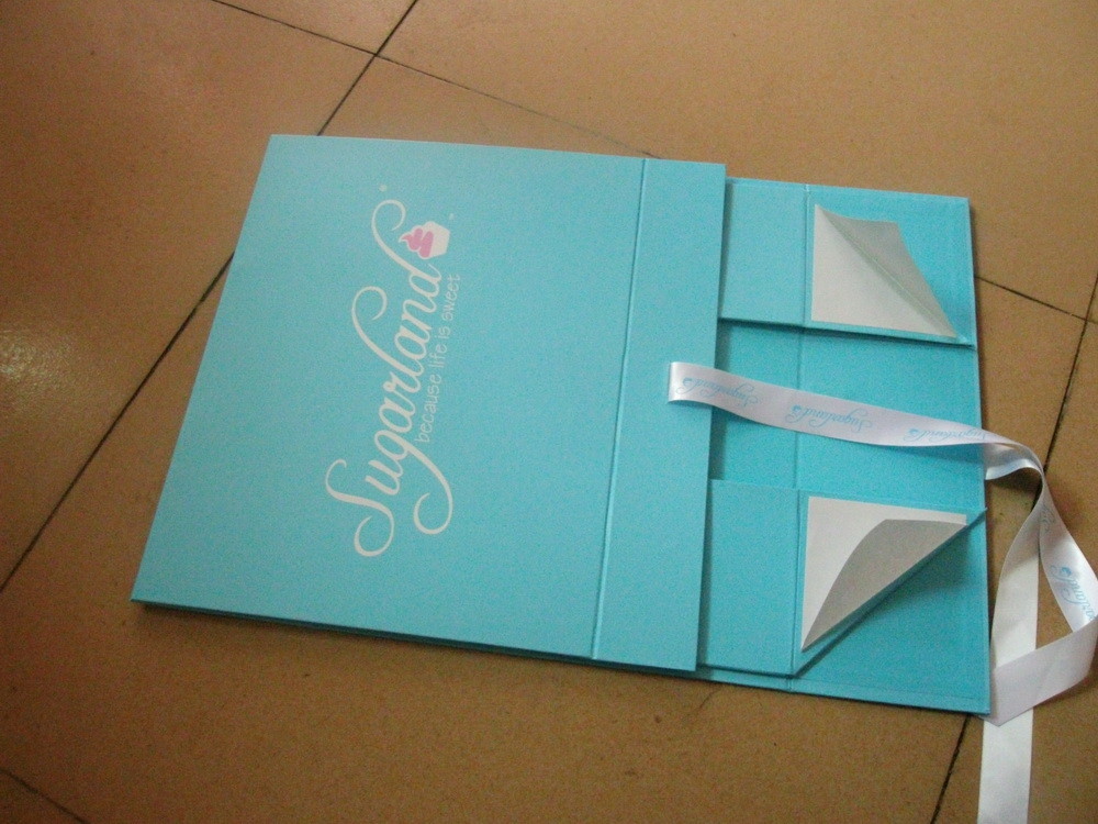 Customized folding paper flat pack chocolate magnetic gift box with silk ribbon