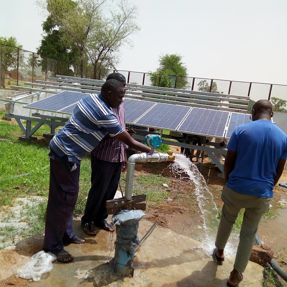 Jntech 11kW Solar Pumping System 15HP For Daily Water Using Easy Installation