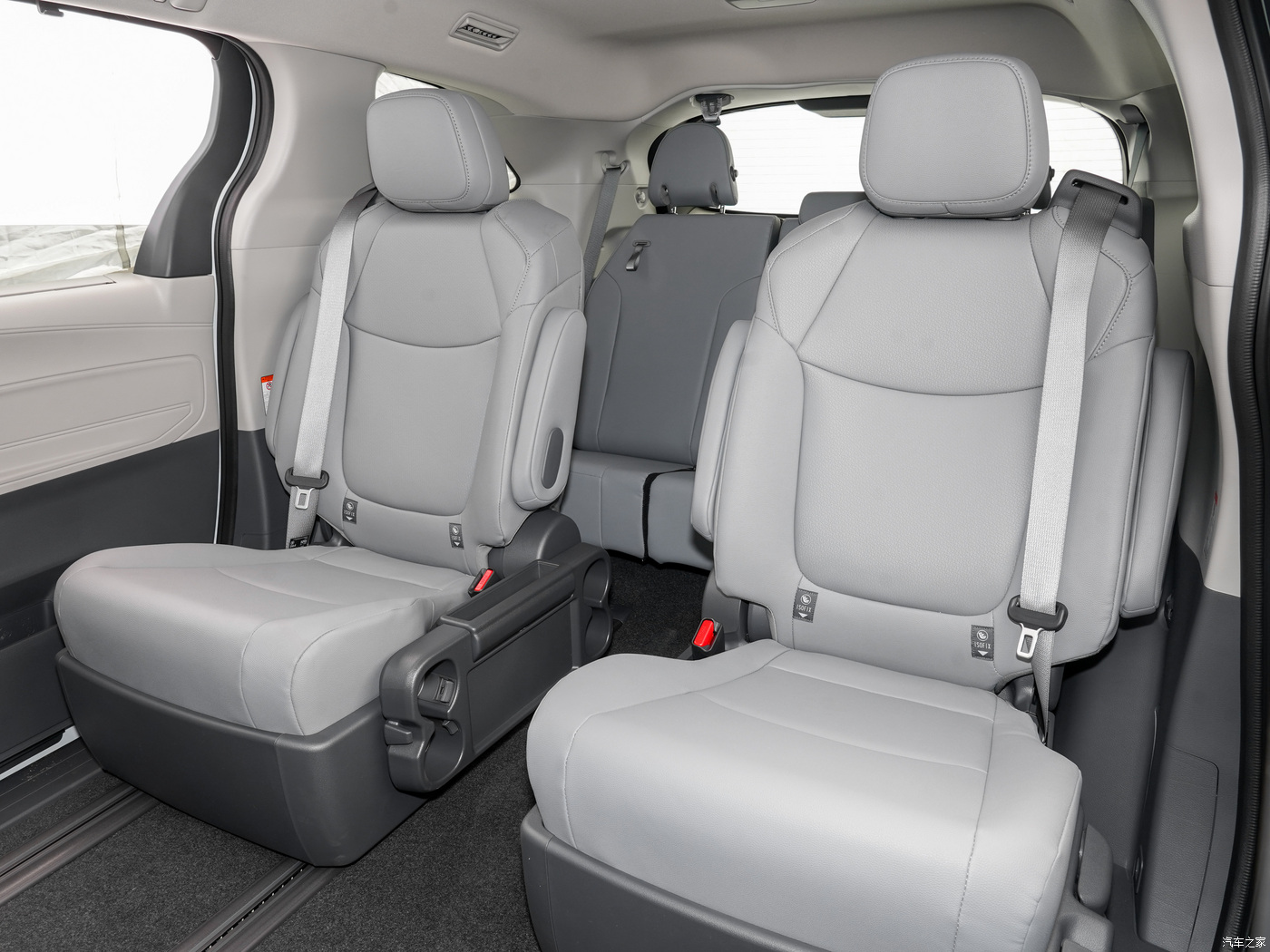 Electric MPV 7-Seater Hybrid SUV Minivan with Driver's Seat Adjustment Electric and Front disc Rear dsic Brake System