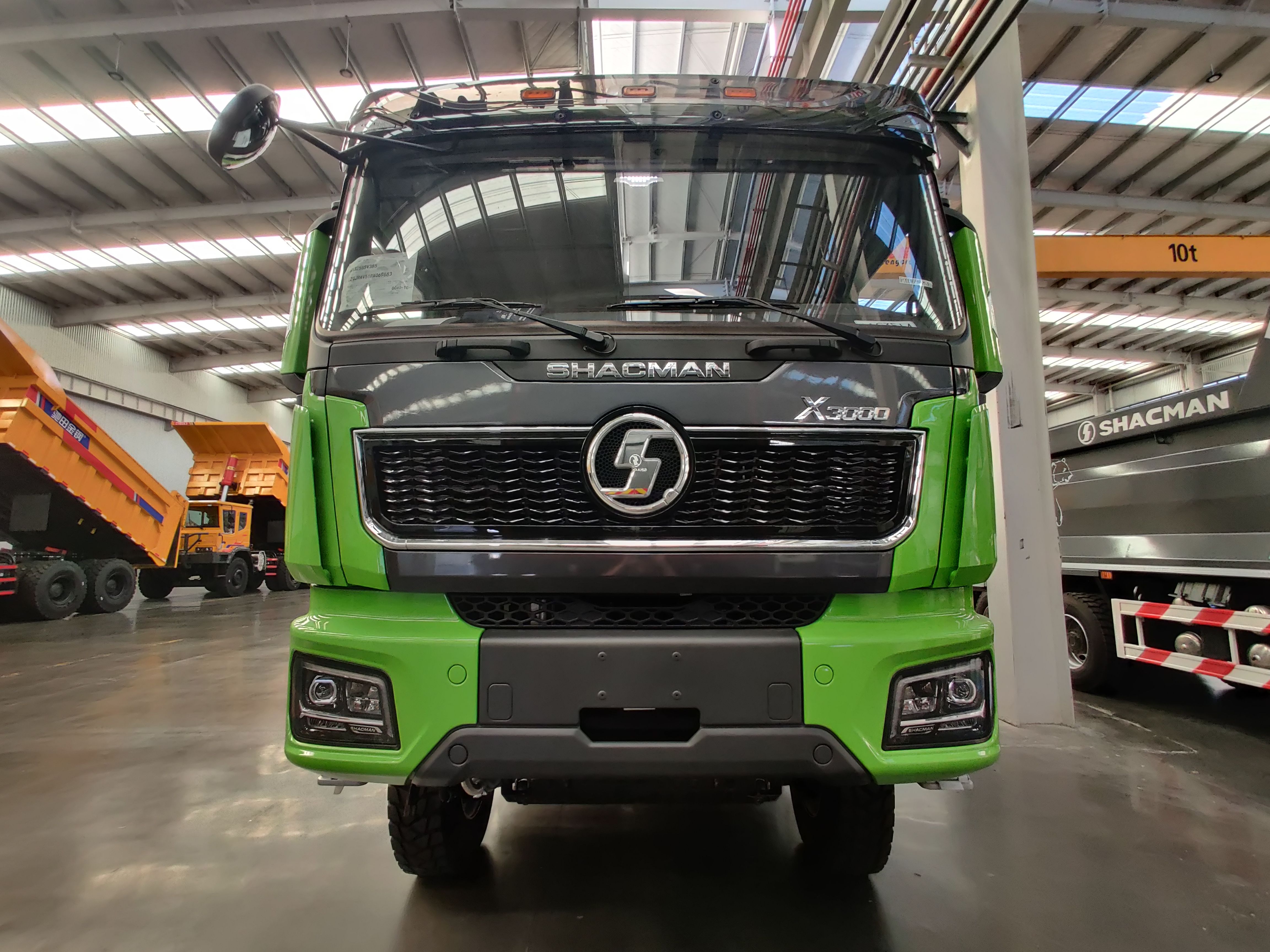 Off-Road 6X6 Dongfeng Cargo Truck 1-20t with 6.2-8m Cargo Tank Length and Performance