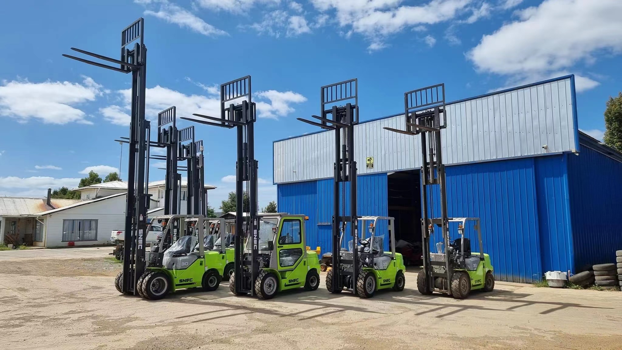 Smooth Material Handling SNSC 1500kg 2000kg Electric Reach Forklift Double Scissor