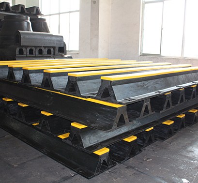 Customized and Rectangular Molded/D Shape Rubber Dock Bumper Fender for Ship Boat
