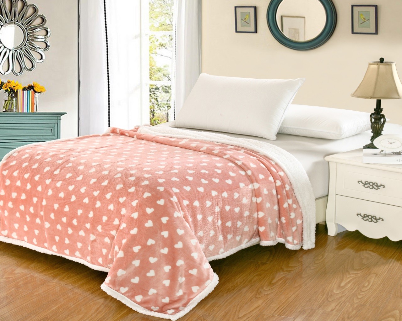 Heart Shaped Flannel Sheet Blanket , Sherpa Fleece Heavy Flannel Blanket