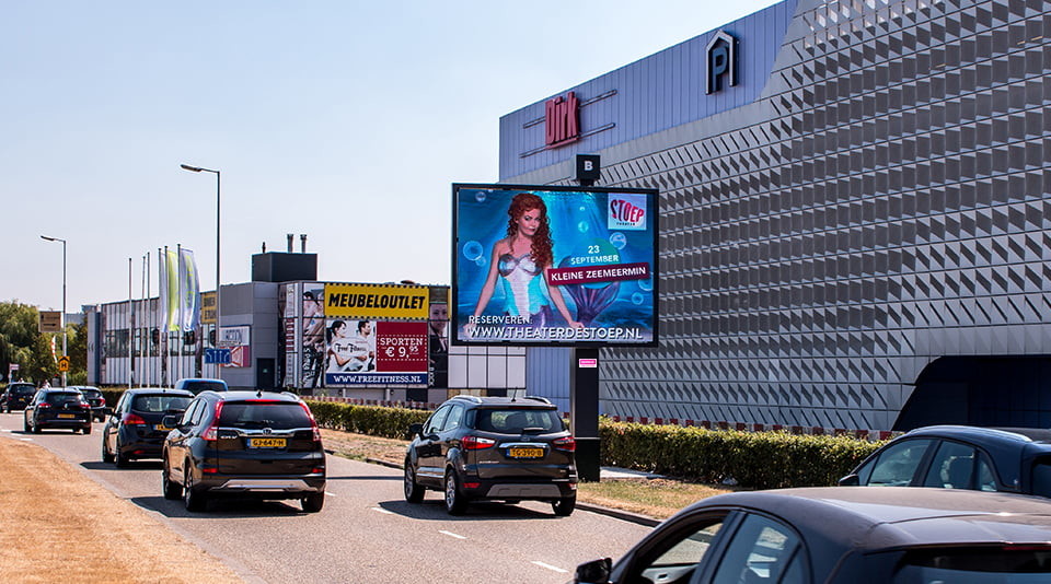 AVOE 8000nits Waterproof LED Advertising Screen IP65 180W P10