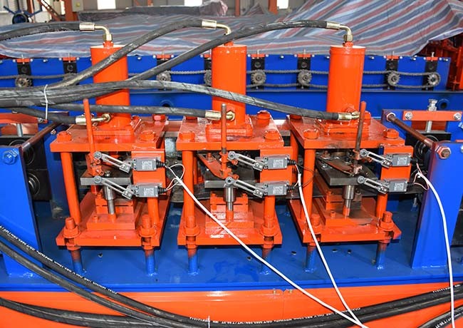Hand Touch Screen Metal Stud Roll Forming Machine Material Thickness 0.5-1mm For C Channel