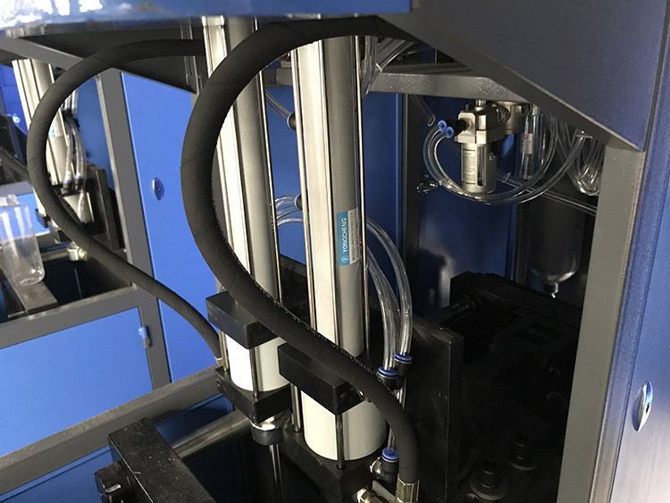 LGB-3L Semi Automatic 2 Liter Pet Jar Bottle Blow Moulding Machine with High Pressure Valve SMC