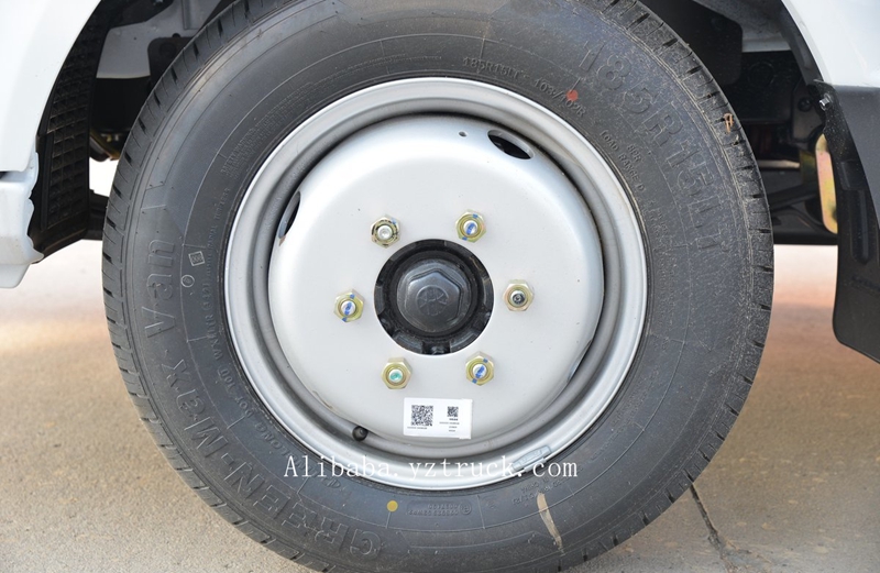 Dongfeng 3.7m Cargo Box Small Transporter 2000RPM 4x2 Single Row Light Cargo Truck