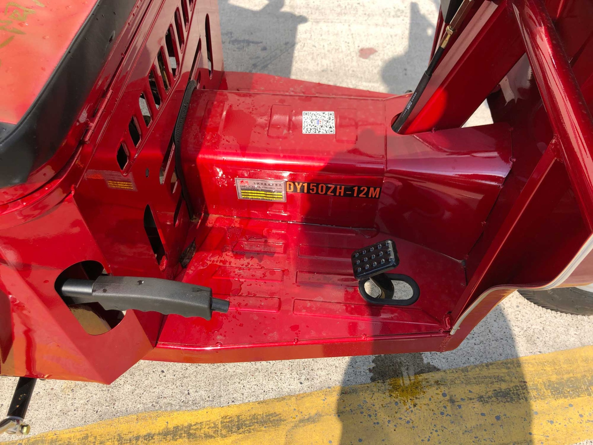 151 cc Light Weight Light Loading Truck Tricycle with Semi Cabin 110CC/150CC/175CC Engine