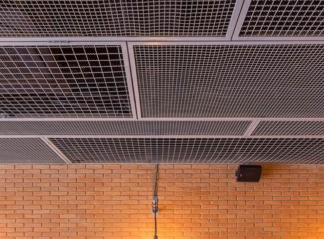 Aluminum Grating – Lightweight, High Load Capacity and Strength for Indoor and Outdoor Decorations