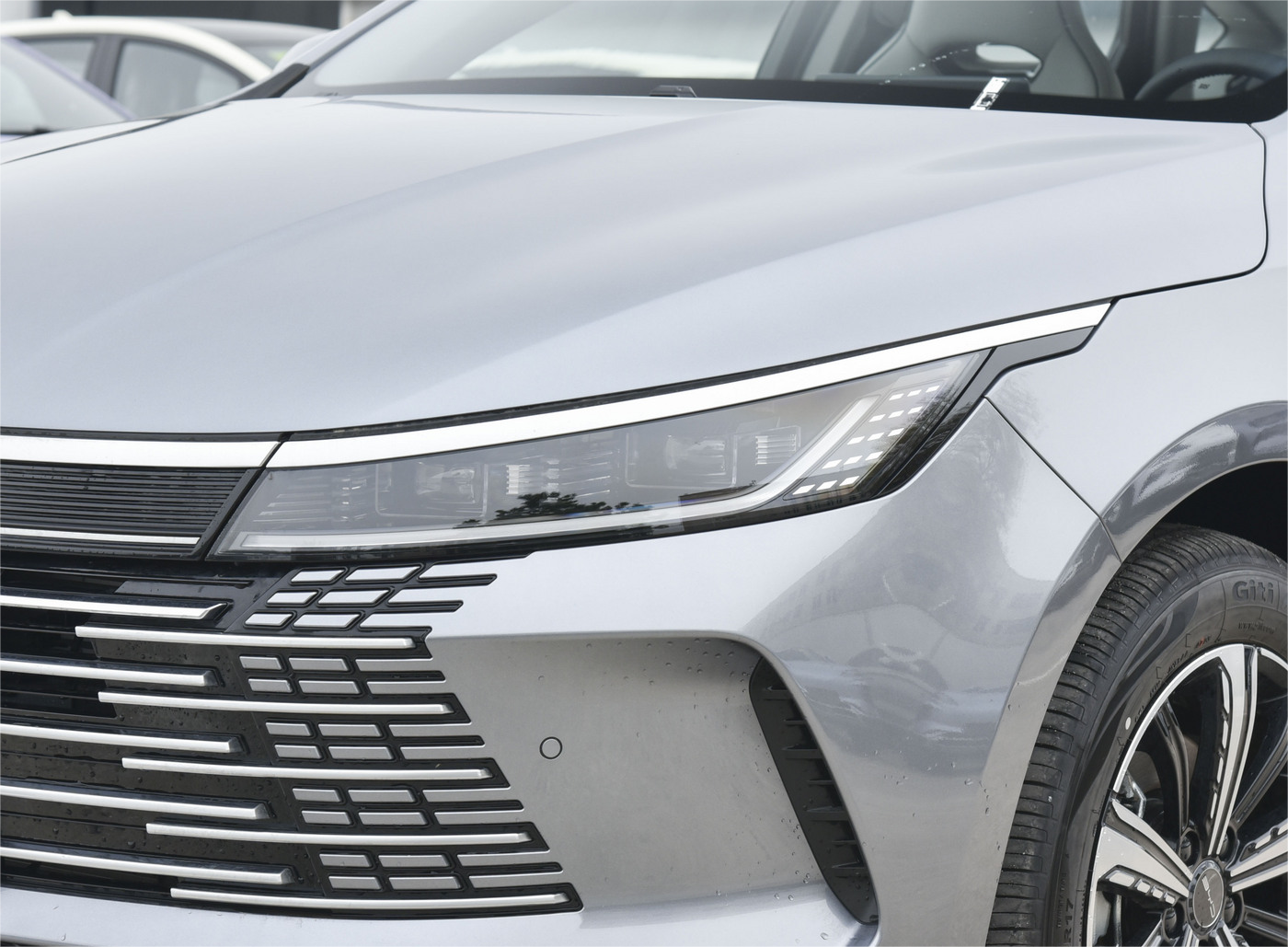 2024 BYD Destroyer 05 Dm-I R17 100-200Nm Hybrid Fuel Car