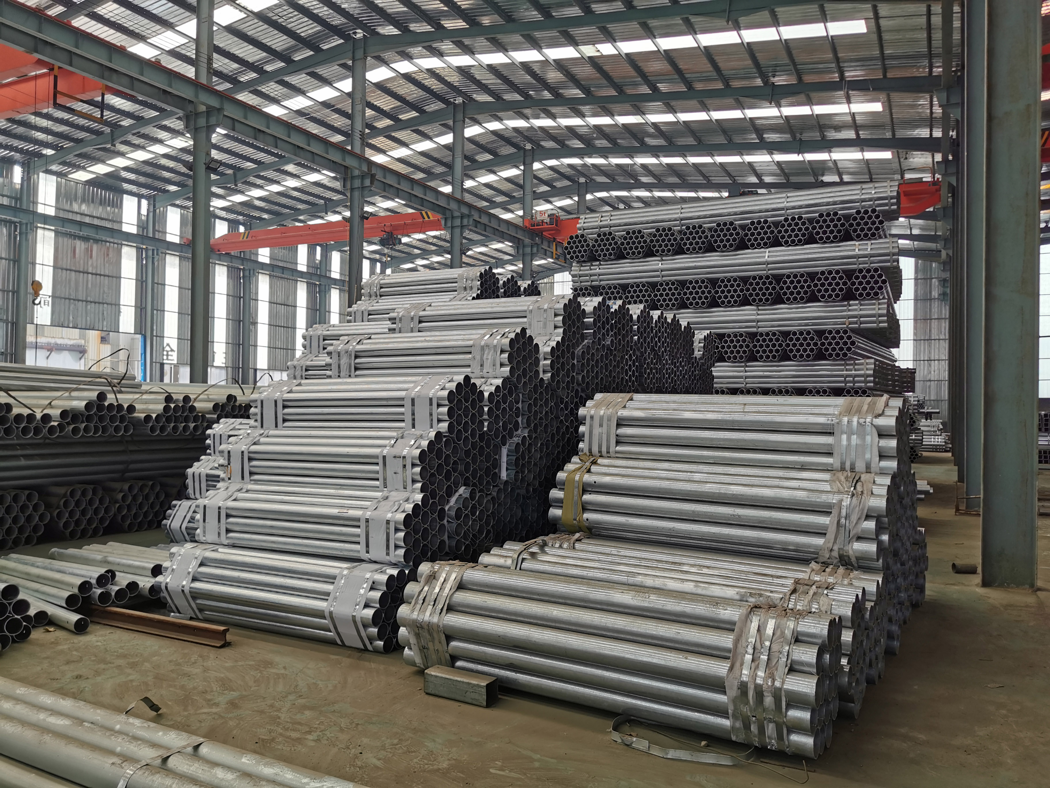 Q235 Q345 Galvanized Steel Highway Guardrail Fishtail End for Customized Projects