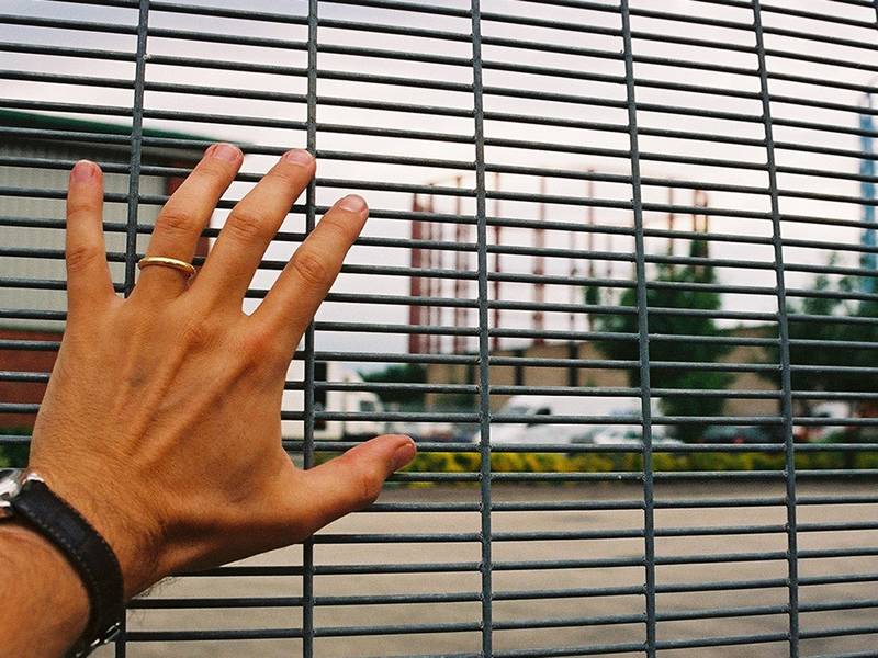 Galvanized Clear View Anti Theft Anti Cut Fence 358 Anti Climb High Security Welded Wire Mesh Fence Panels
