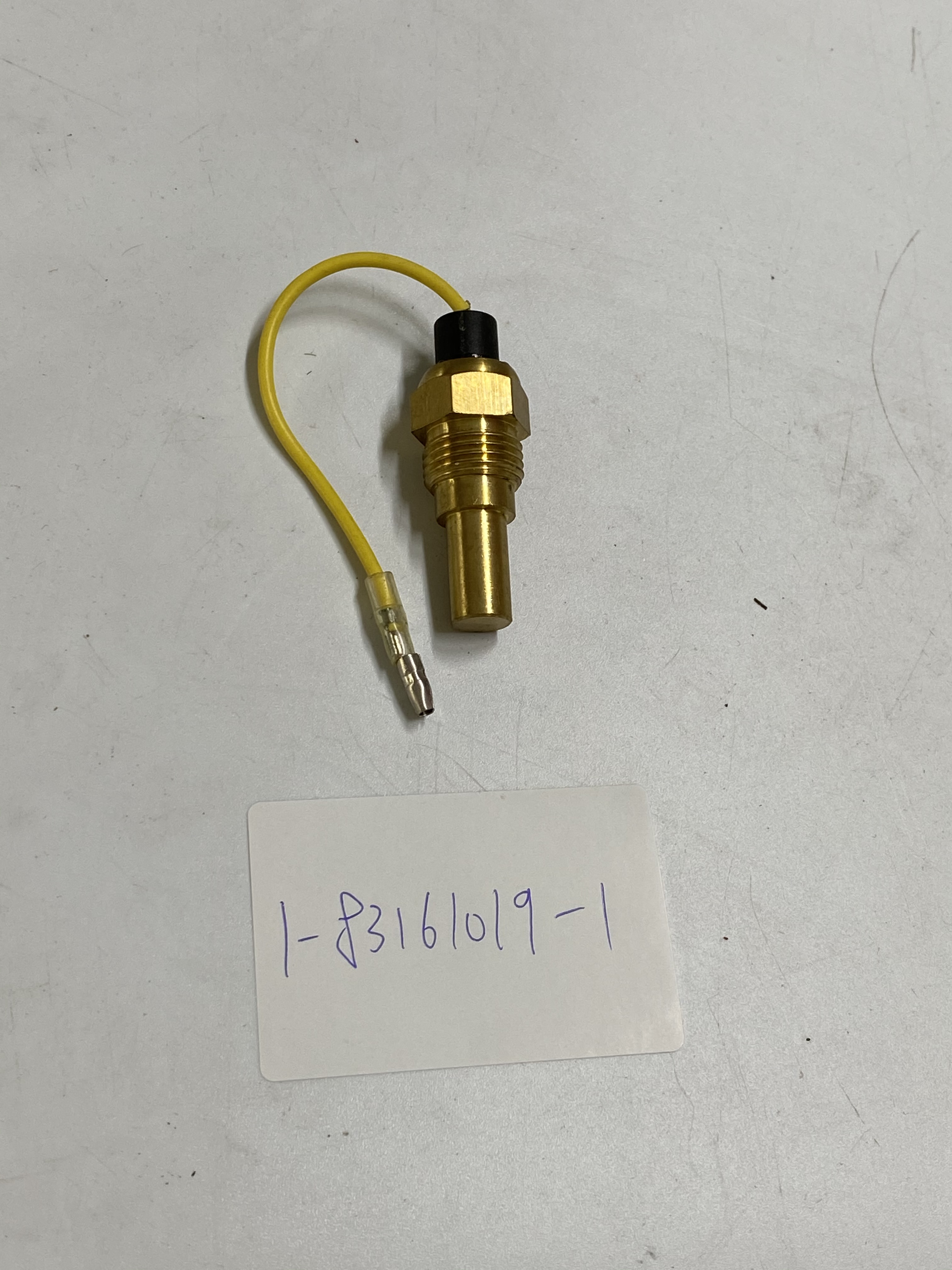 EX200-2 EX200-5 EX200-3 Excavator Water Temperature Sensor Switch 1-83161019-1 OEM Support