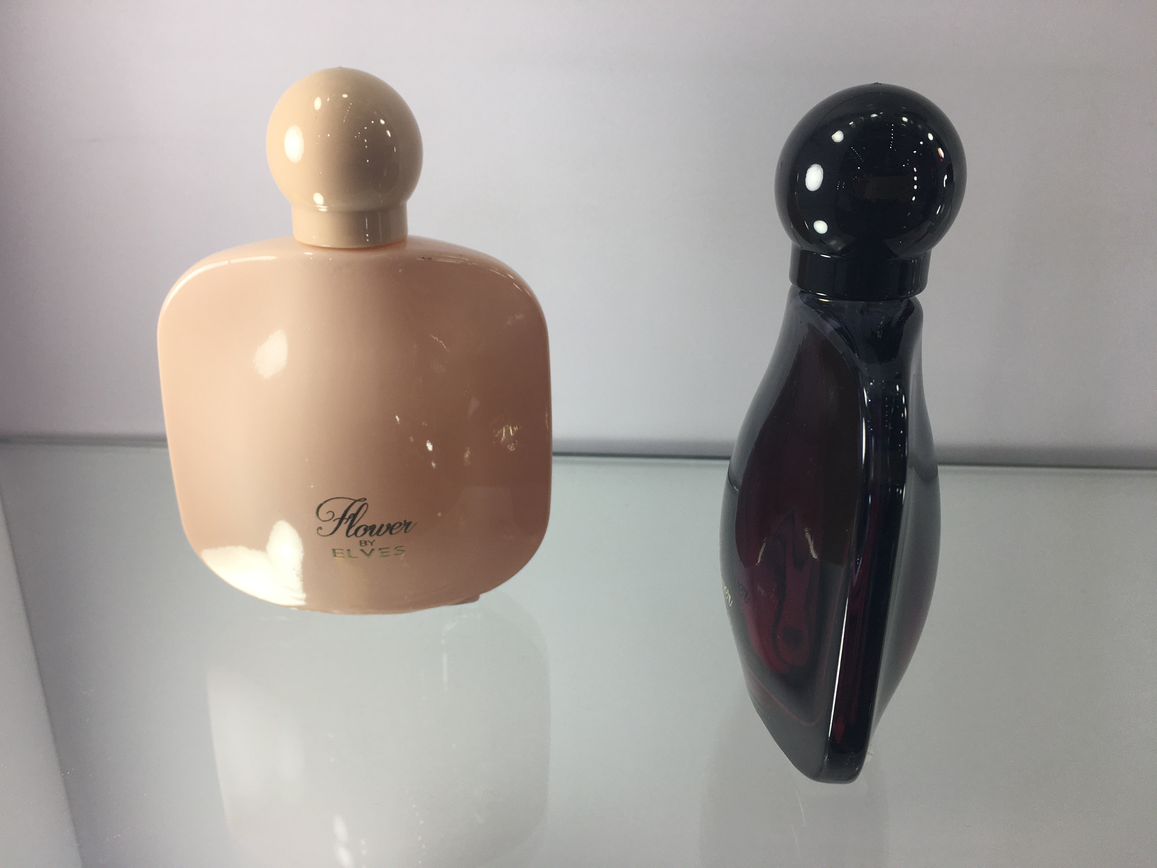 OEM 50ml Glass Luxury Perfume Bottles Flat Shape With Ball Cap