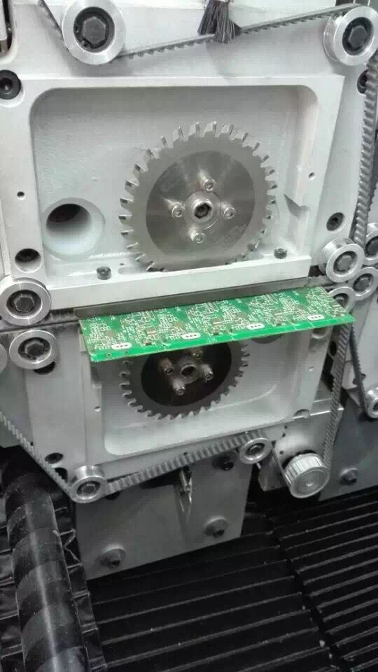 Durable High efficiency PCB V Cut Machine speed up to 40 m / min
