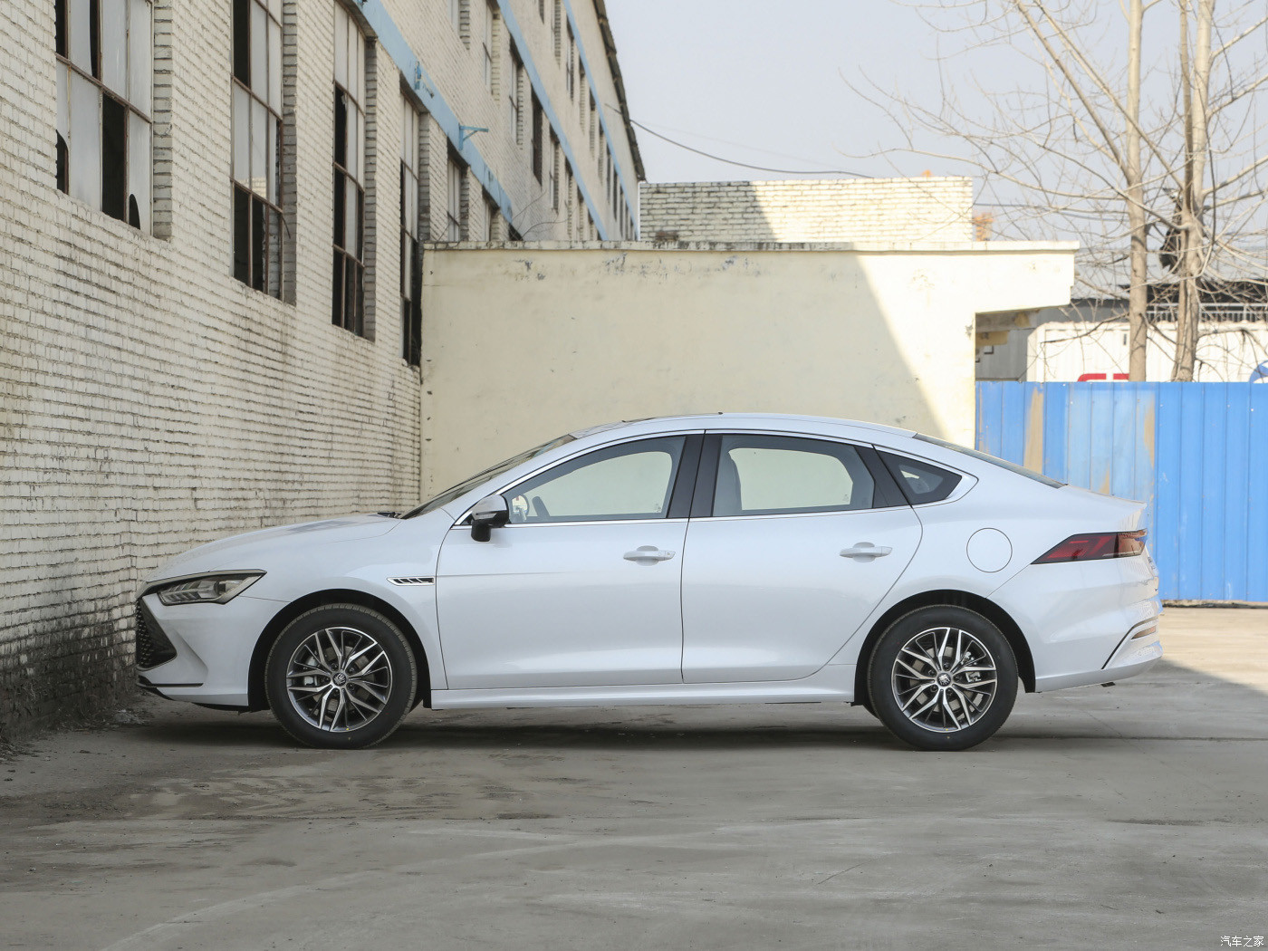 Qin Plus 2023 BYD Full Electric Car 60kWh Champion Version Plug In Hybrid Sedan