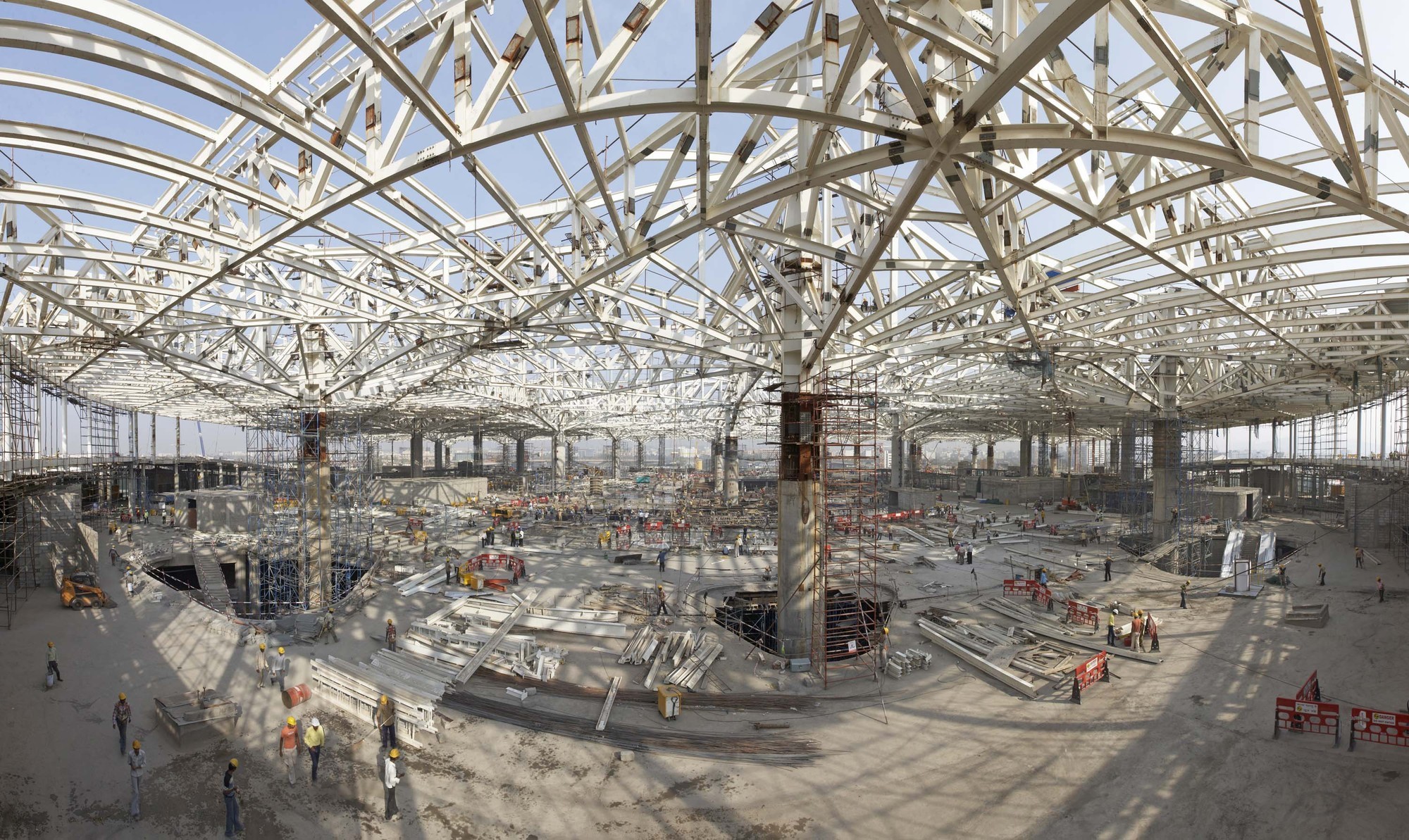 Customized Long Span Metal Structure Hangar With Lounge And Office Area