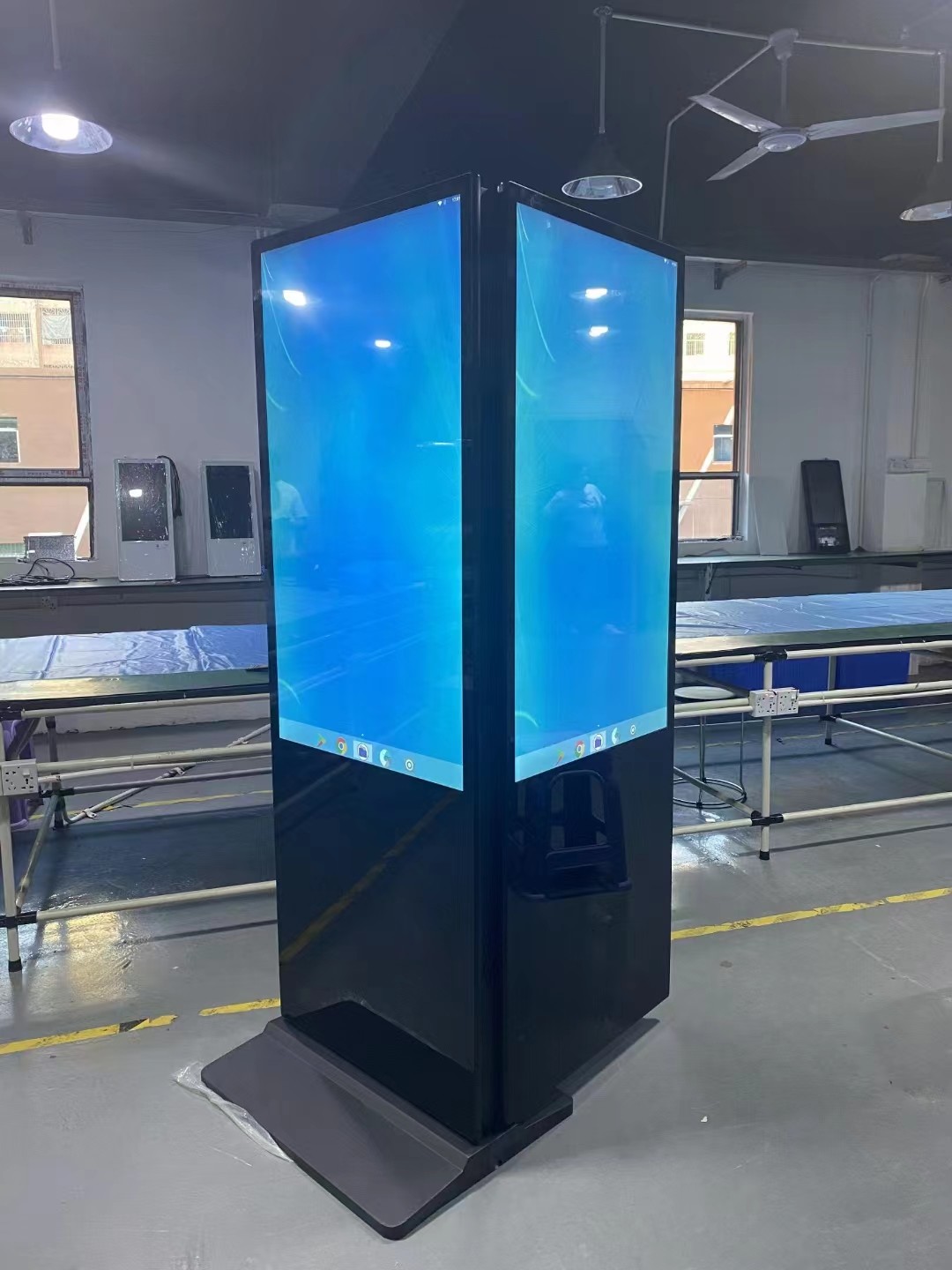 43 Inch Digital Signage Screen Indoor Advertising Player Double-Sided High-Definition Lcd Display Monitor Hd Video Player
