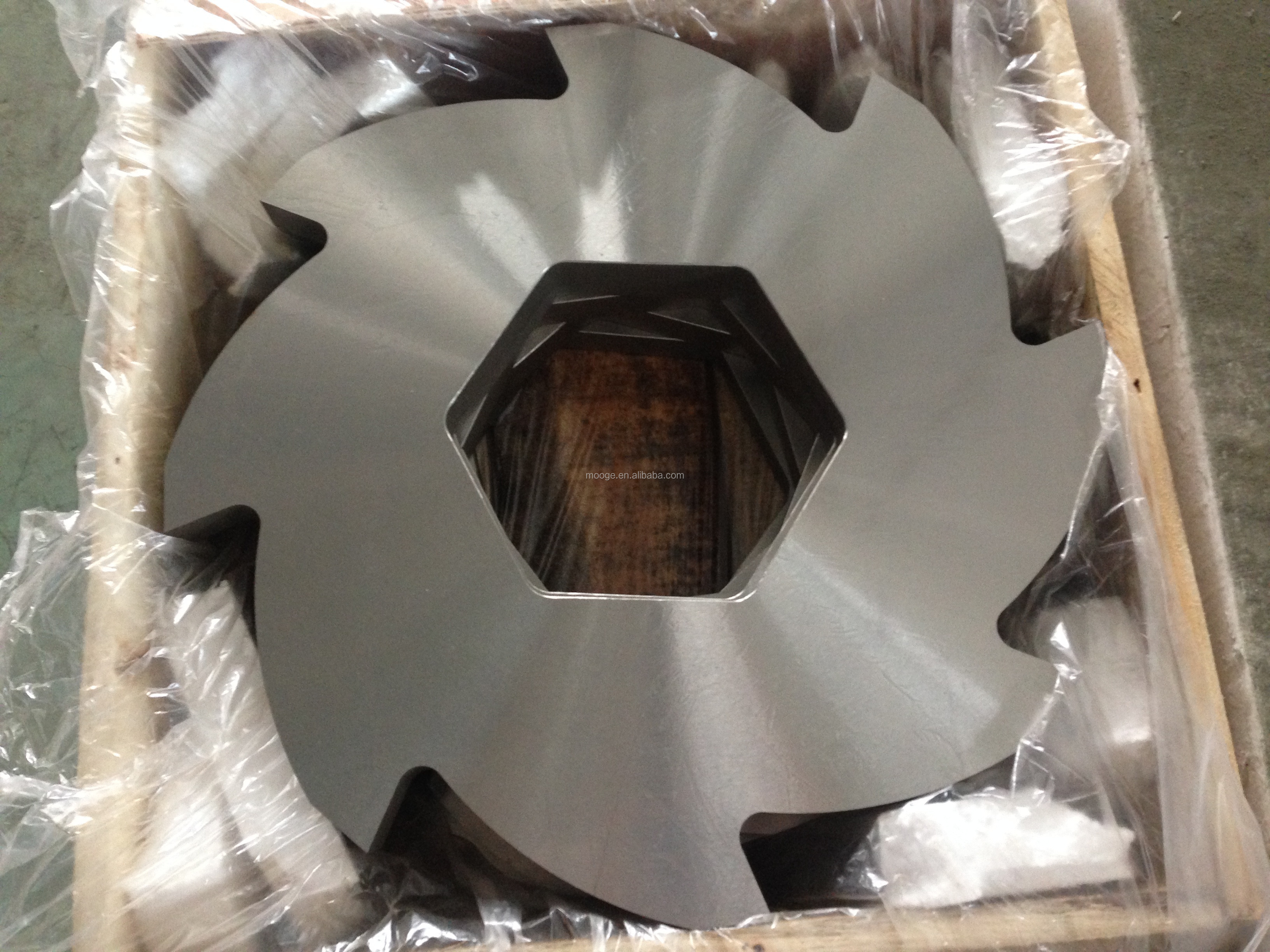 Crusher Plastic Auxiliary Machinery High Accuracy Recycled Double Shaft Shredder Blades