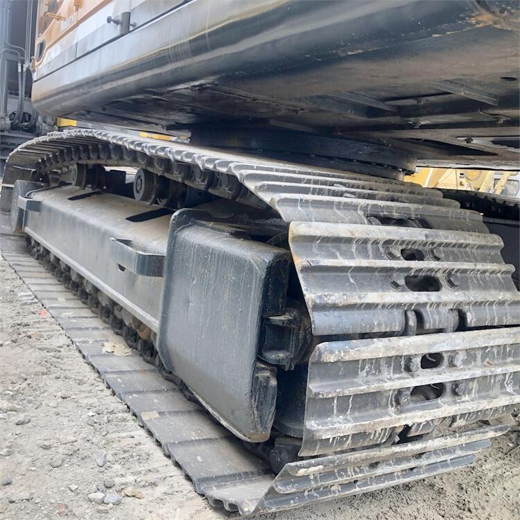 Used Hyundai 220 Excavator with Original Hydraulic Valve in Excellent Health Condition