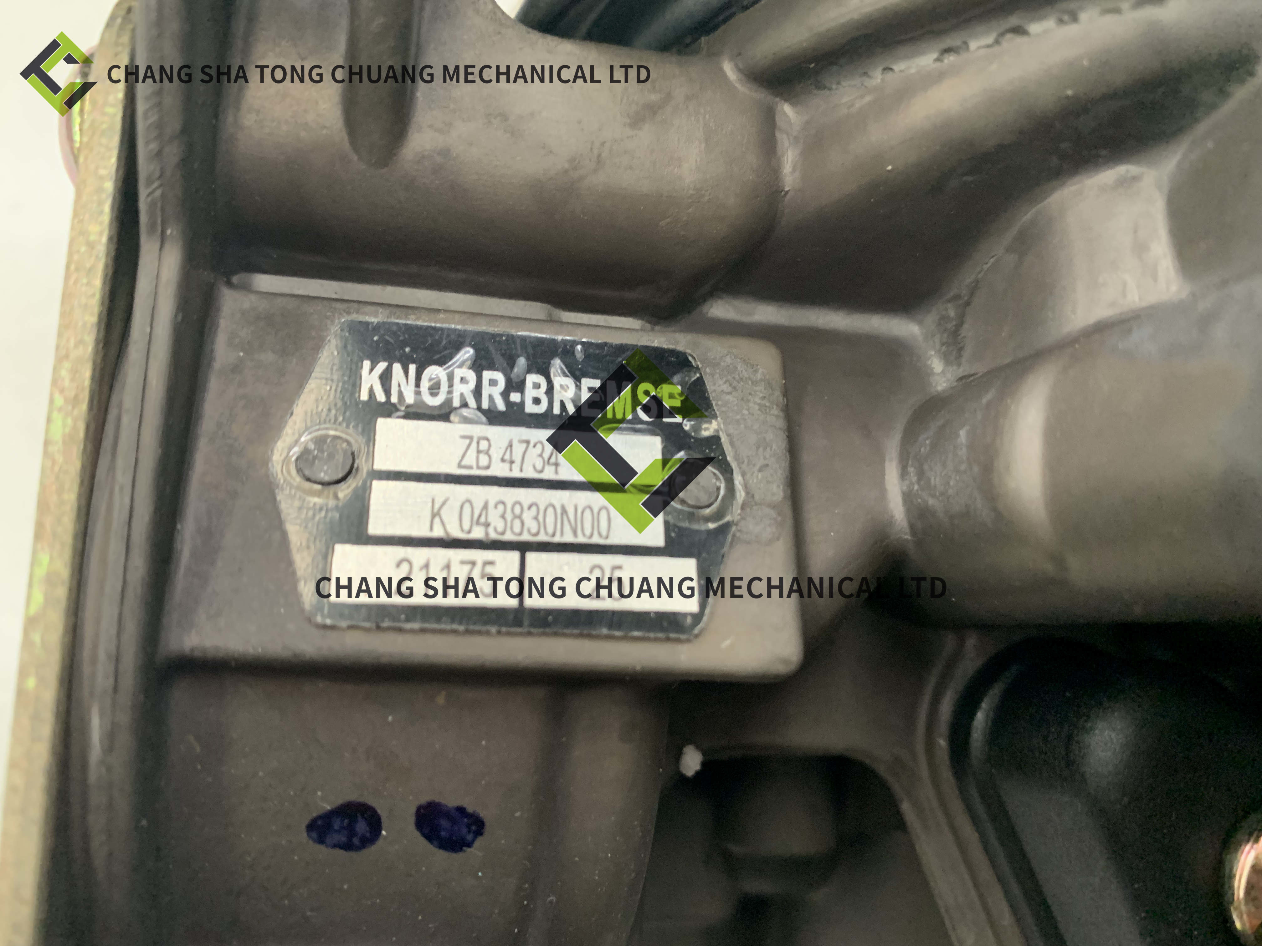 KNORR-BREMSE K043830N00 Air Dryer, Compressed-air System ZB4734