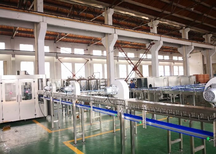 Table 450KVA 2000m2 Water Bottle Labeling Machine 15000BPH
