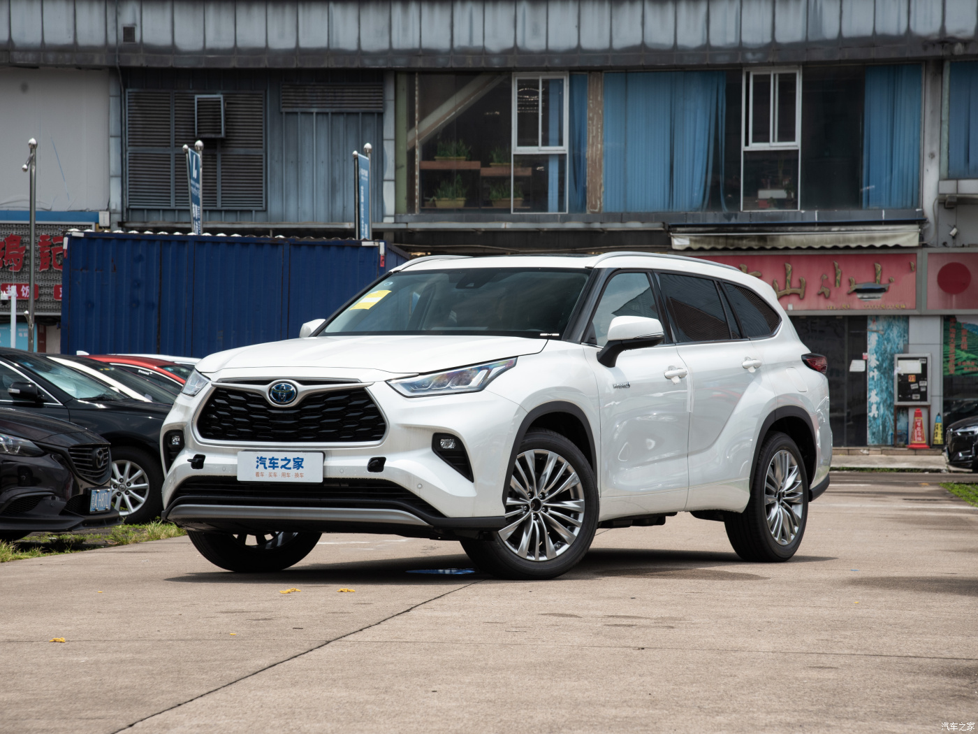 Toyota Crown Kluger 2.5l Hev All-wheel-drive Hybrid Cars with Maximum Speed 180km/h