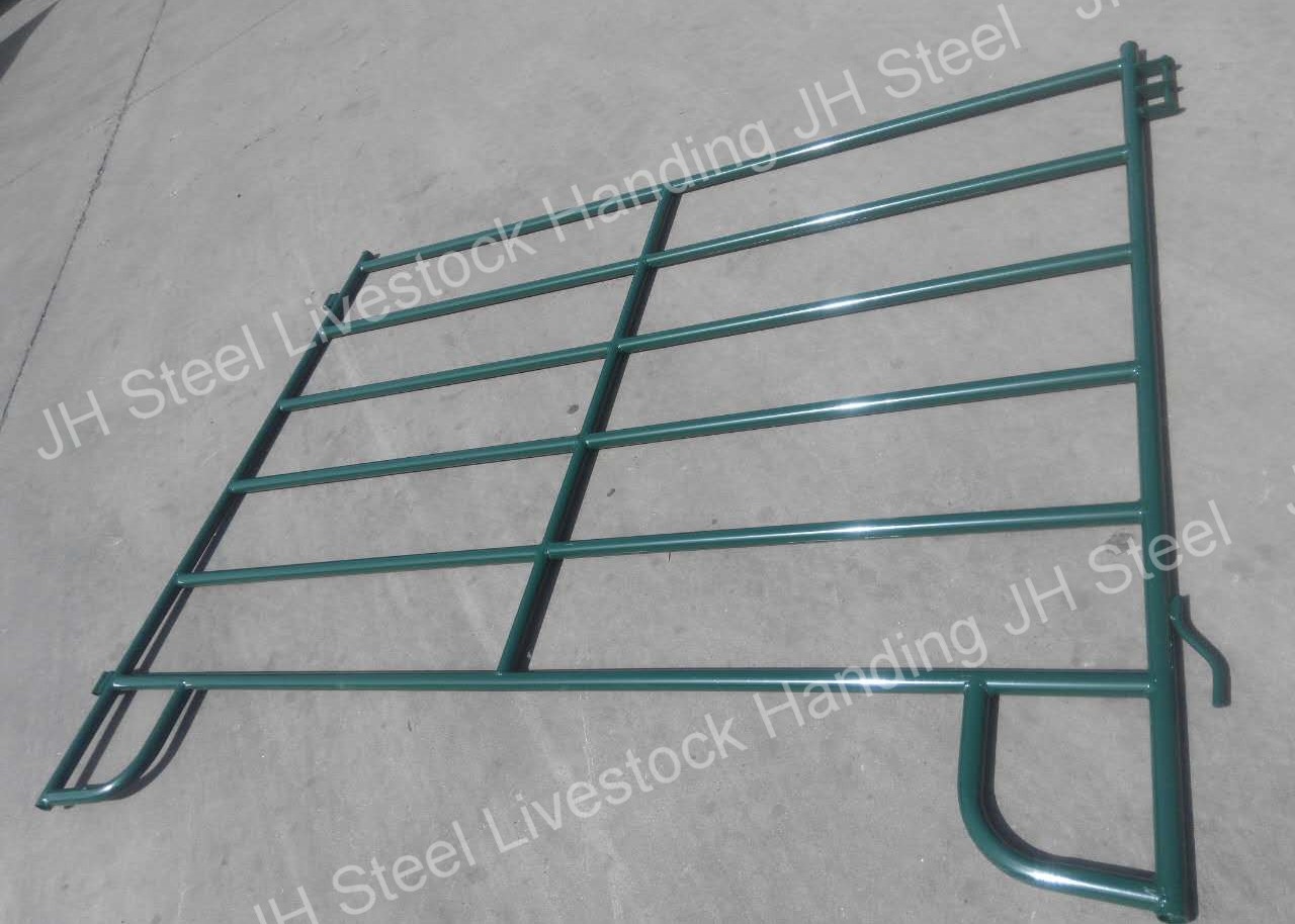 Customized Q195 Thick Metal Tubes Livestock Fence Panels Corrosion Resistant