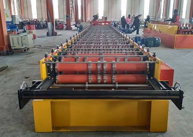 Steel Structure Floor Tile Making Machine High Strength Big Wave Length