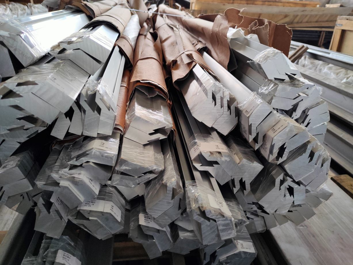 3 Meters Aluminum Extrusion Profiles High Strength 6063 Long Holder