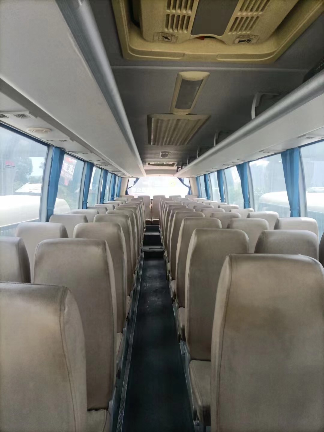 Golden Dragon Used Coach Bus XML6103 Left Hand Drive 59seats Diesel Yuchai