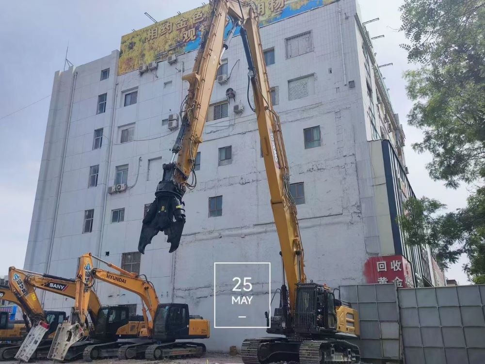 20ton Excavator Concrete Crusher / Excavator Jaw Crusher For JCB 3dx JCB302 CAT 432F