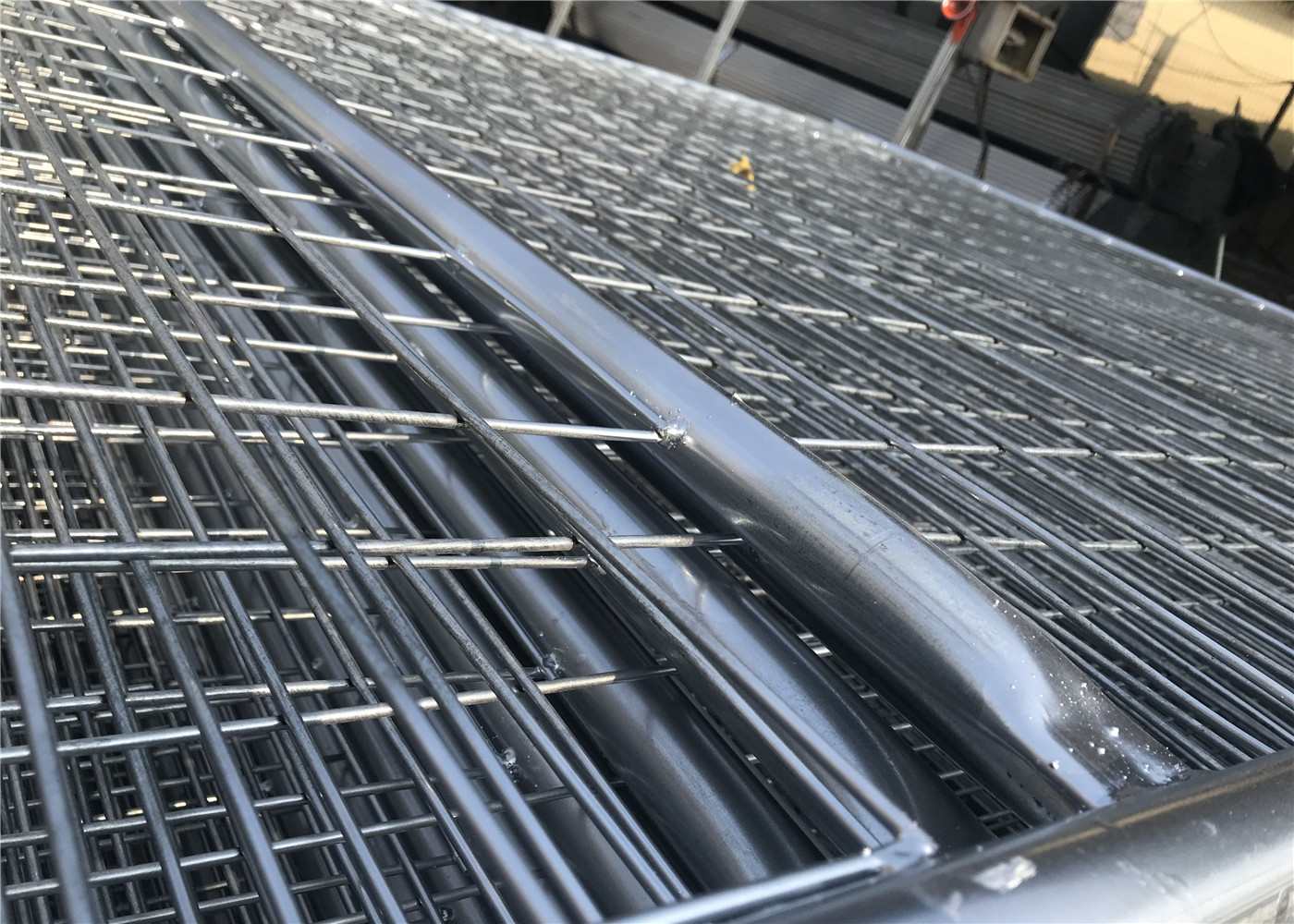 1.8m Height of Galvanized Temporary Fence panels for Australia Mesh 60mm x 150mm diameter 4.00mm